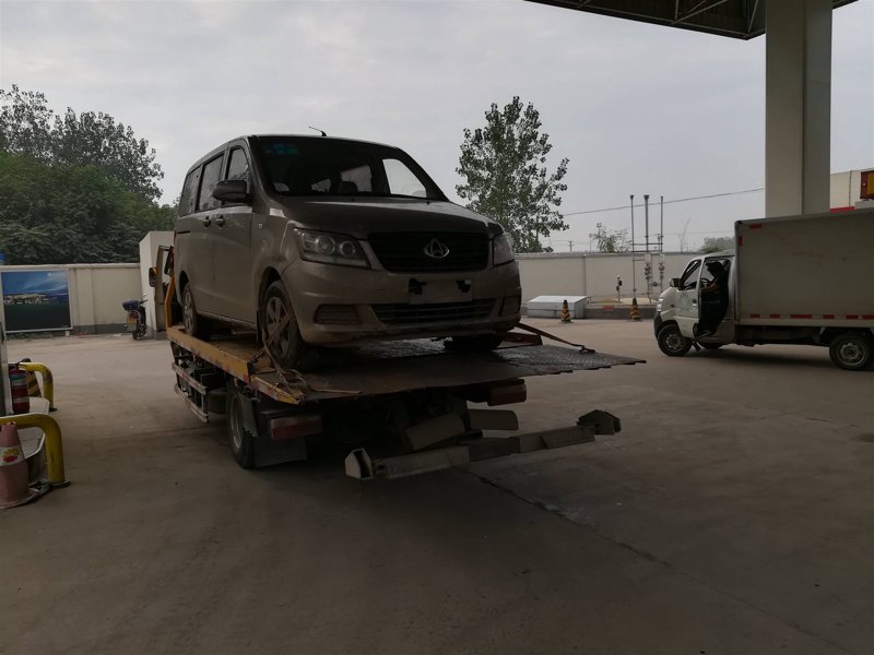 汽车道路救援：关键时刻的守护者