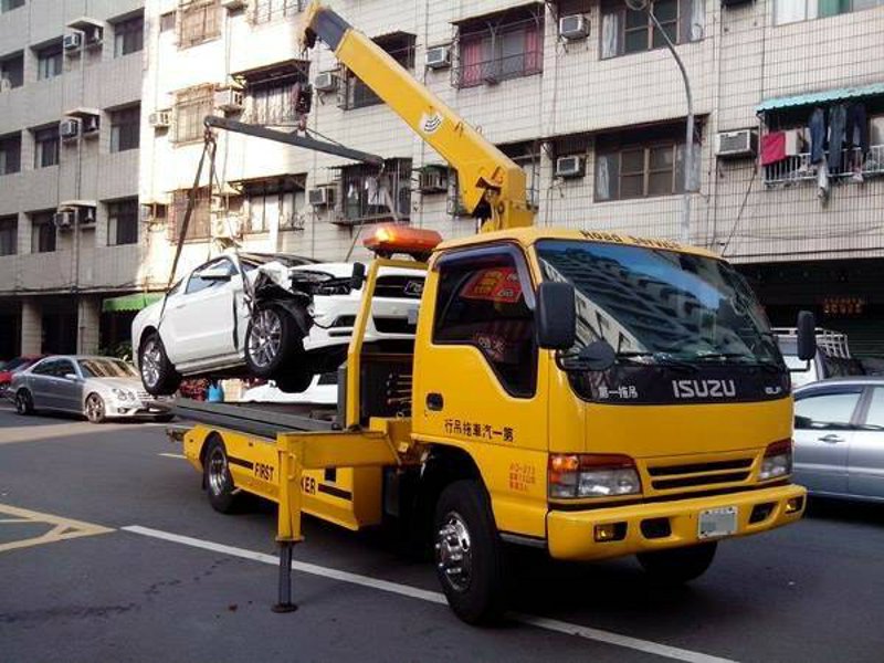 汽车道路救援：关键时刻的守护者