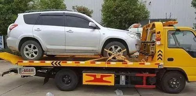 寻找附近拖车救援中心：快捷与安全的选择